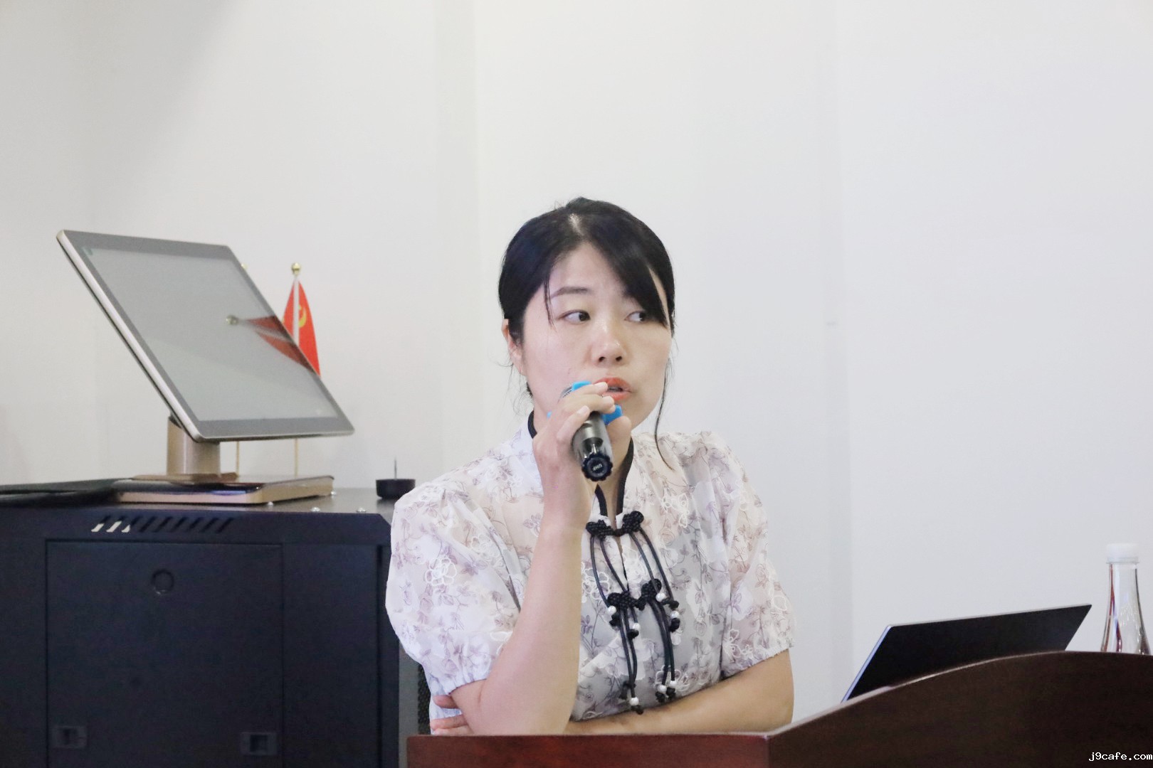 白 白.jpg