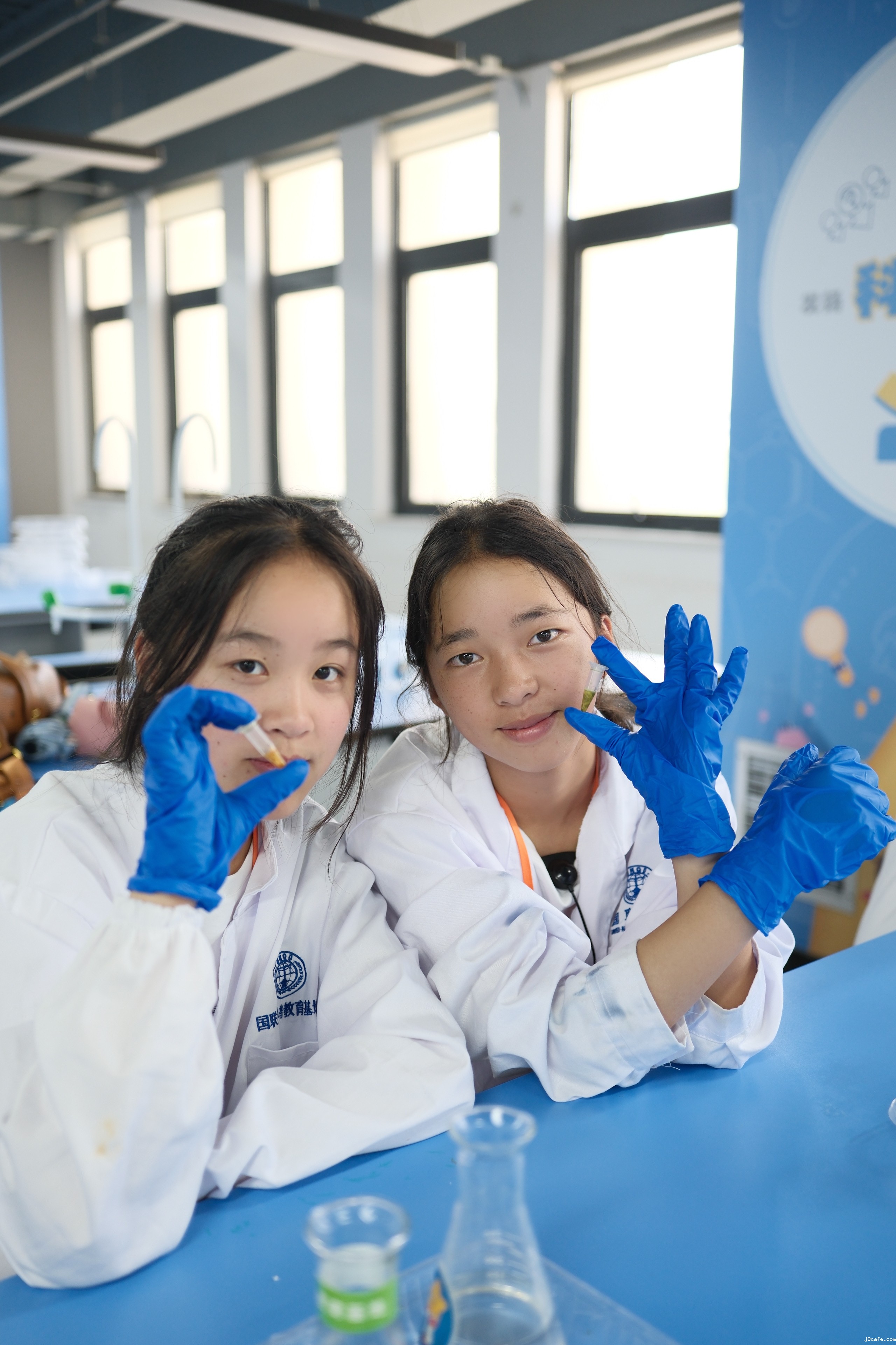 retouch_2025071816265188 retouch_2025071816265188.jpg